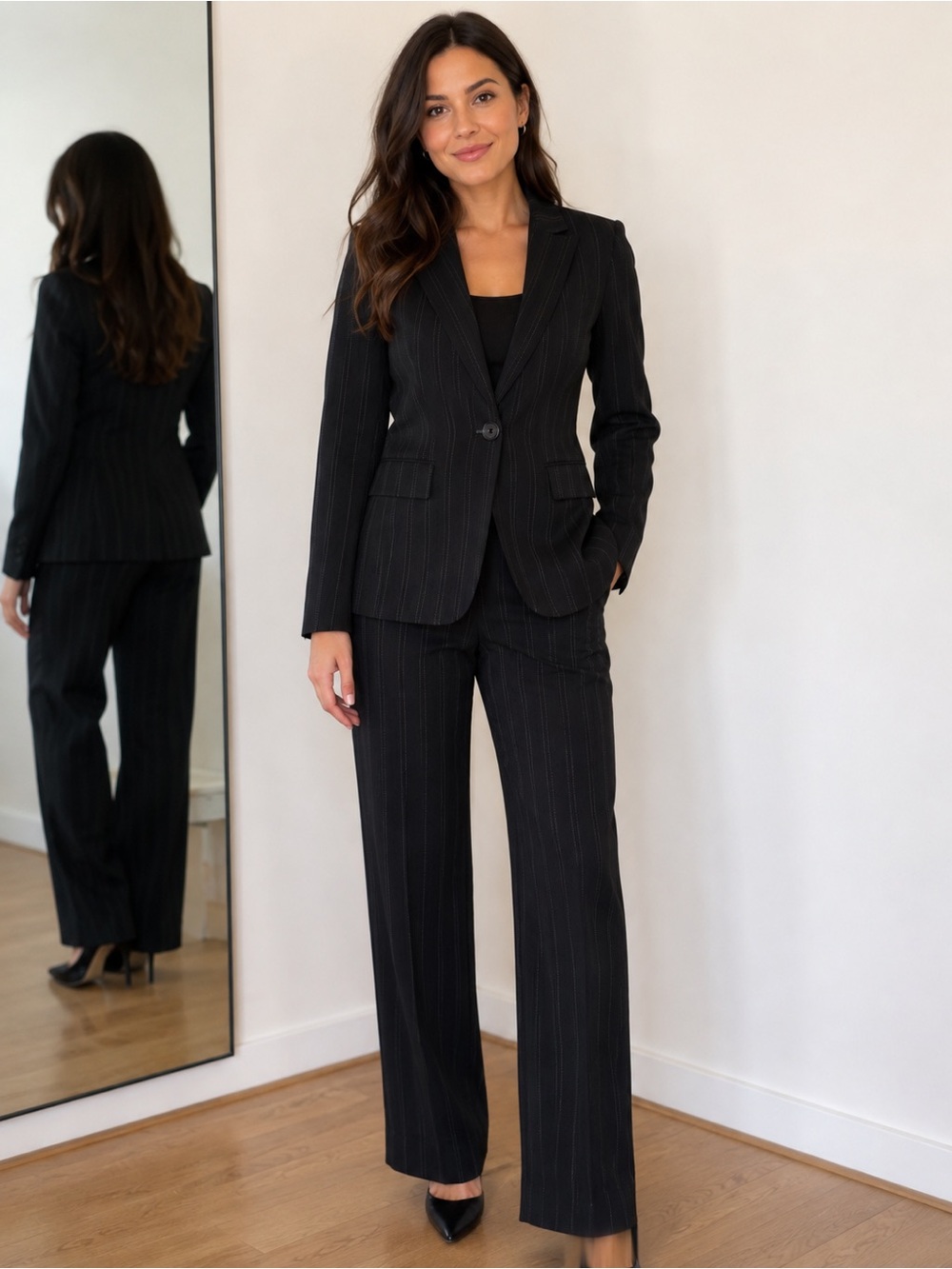 Tahari Arthur S. Levine Black Pinstripe Pantsuit – Size 6